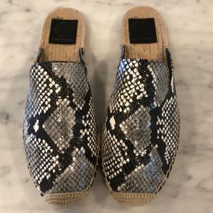 Tory Burch snakeskin slides, great condition, sz 9